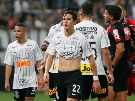 Elenco do Corinthians pressiona diretoria por salários atrasados
