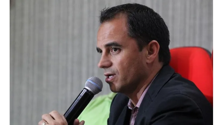 Diretor do Fla não poupa críticas a Rodrigo Caetano: “Nunca ganhou nada"