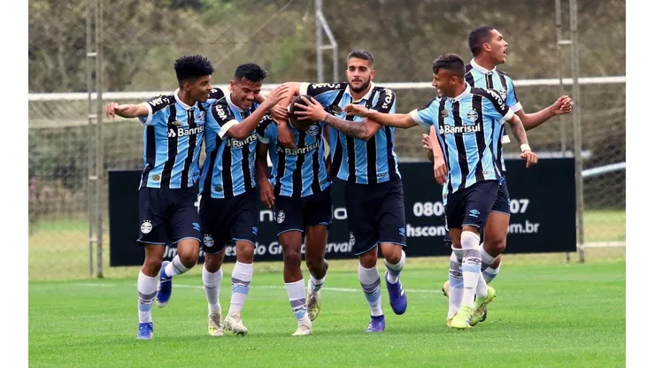 Grêmio encaminha renovação de destaque da base