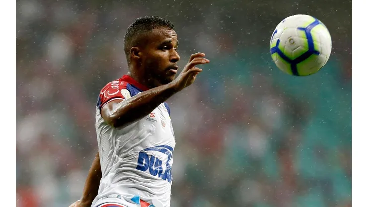 Élber bate o martelo sobre futuro no Bahia