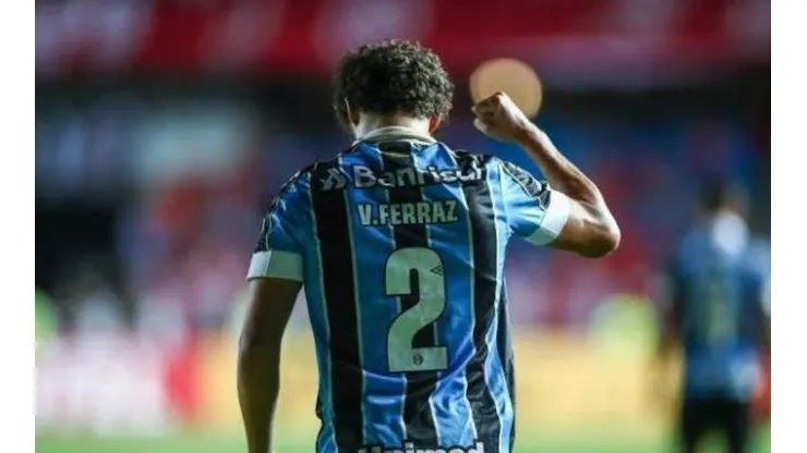 V. Ferraz e Orejuela ficam em alerta com renovação de joia no Grêmio
