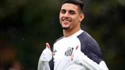 Após renovar com Veríssimo, Santos ainda tem pendências contratuais no elenco