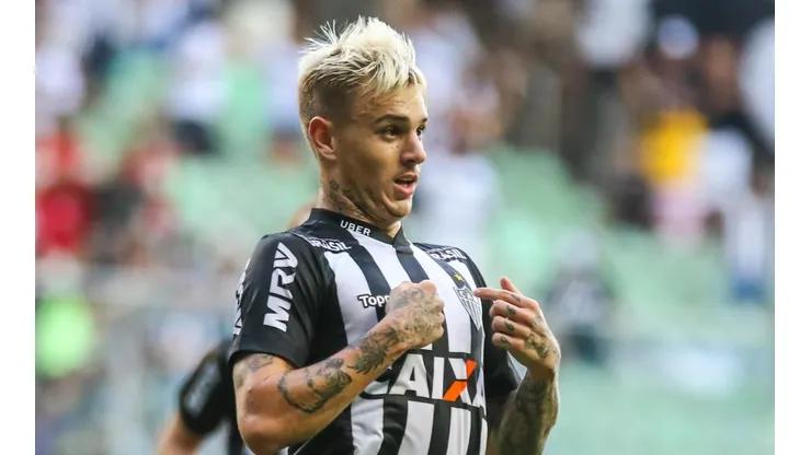 Reviravolta na China deixa Guedes a um passo do Atlético-MG