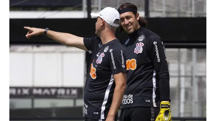 Cássio sai em defesa de Tiago Nunes