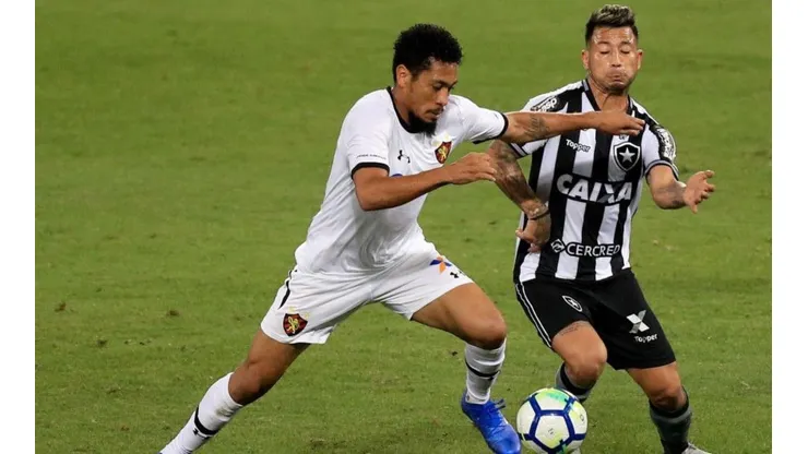 Hernane surpreende torcida com hipótese de deixar o Sport