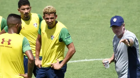 Volante não teme concorrência de novos reforços no Fluminense