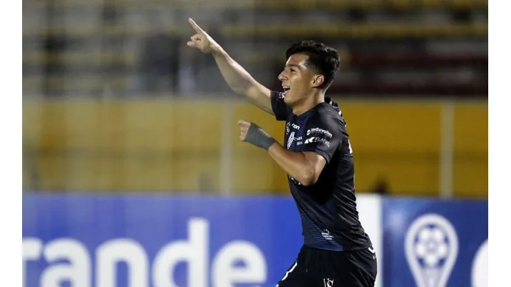Del Valle anuncia venda de Alan Franco ao Galo