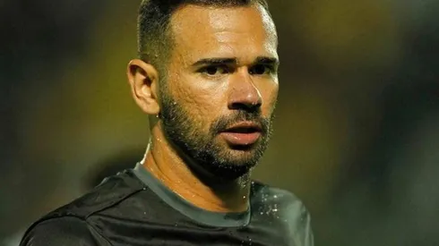 Vasco vê zagueiro não permanecer no Rio Ave (POR) e tem caminho