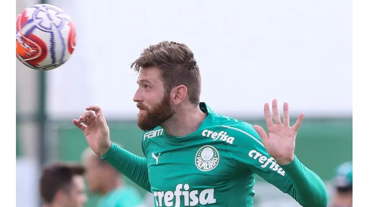Palmeiras quer resolver situações de Fabiano e mais 2 jogadores