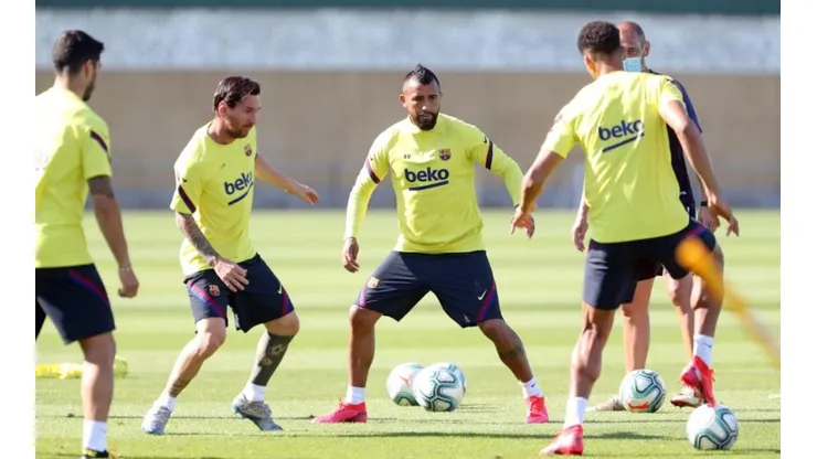 Barcelona esconde nomes em resultados positivos de testes da Covid-19 em elenco
