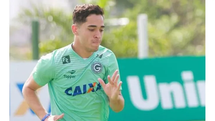 Após novela, Atlético define futuro de Léo Sena