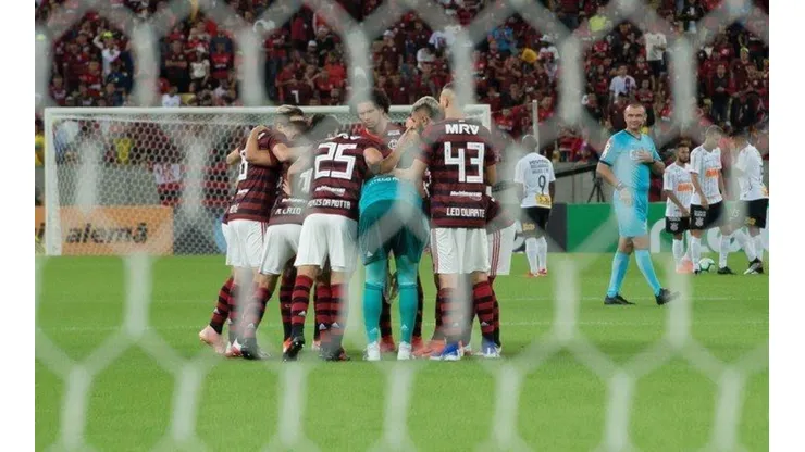 Insatisfeito com falta de espaço, lateral da base do Fla pode estar de saída