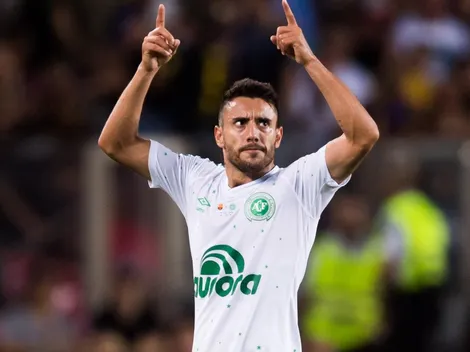 Alan Ruschel fala sobre exterior, mas quer ficar na Chape por honra