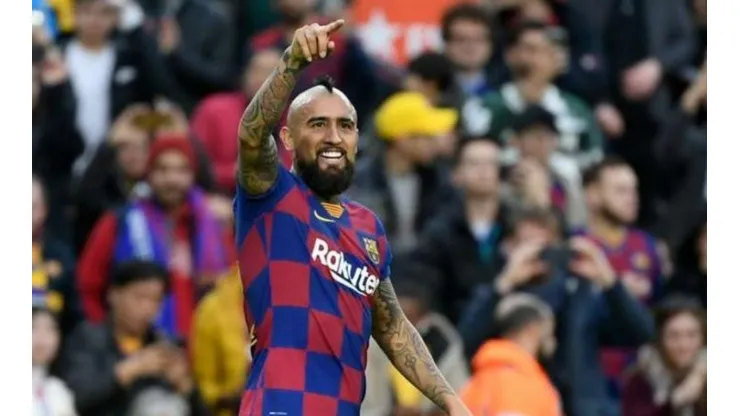 Vidal anuncia onde jogará na próxima temporada