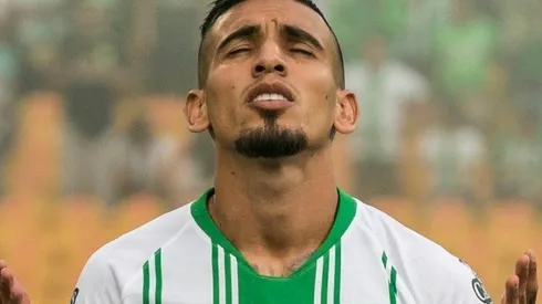 Daniel Muñoz teve seu futuro definido.