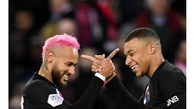 PSG busca novo parceiro de ataque para Neymar e Mbappé