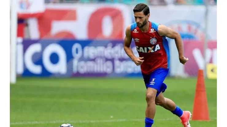 Capixaba elogia torcida do Bahia e repassa carreira