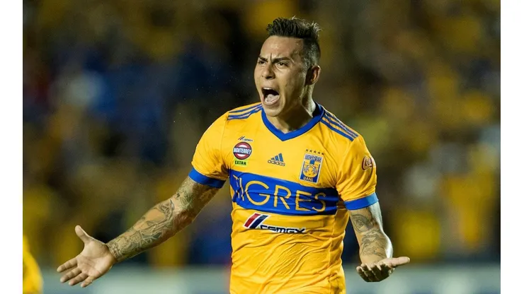 Mattos é direto sobre possibilidade de contratar Vargas