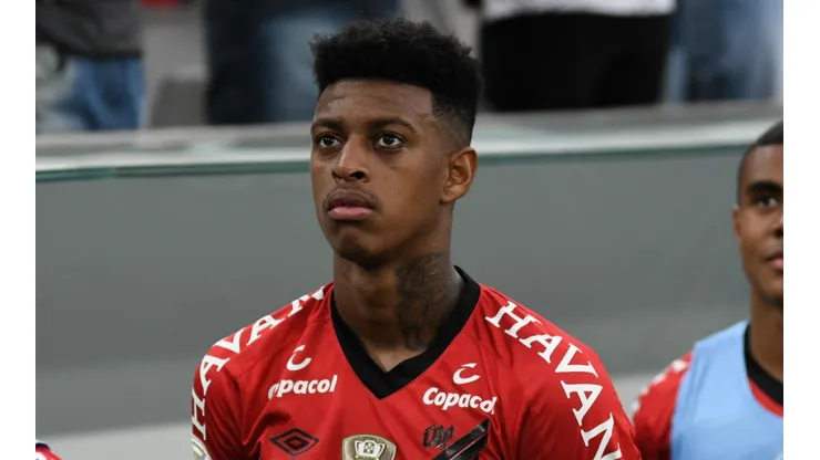 Bambu deixa CAP e 3 clubes franceses podem pagar fortuna