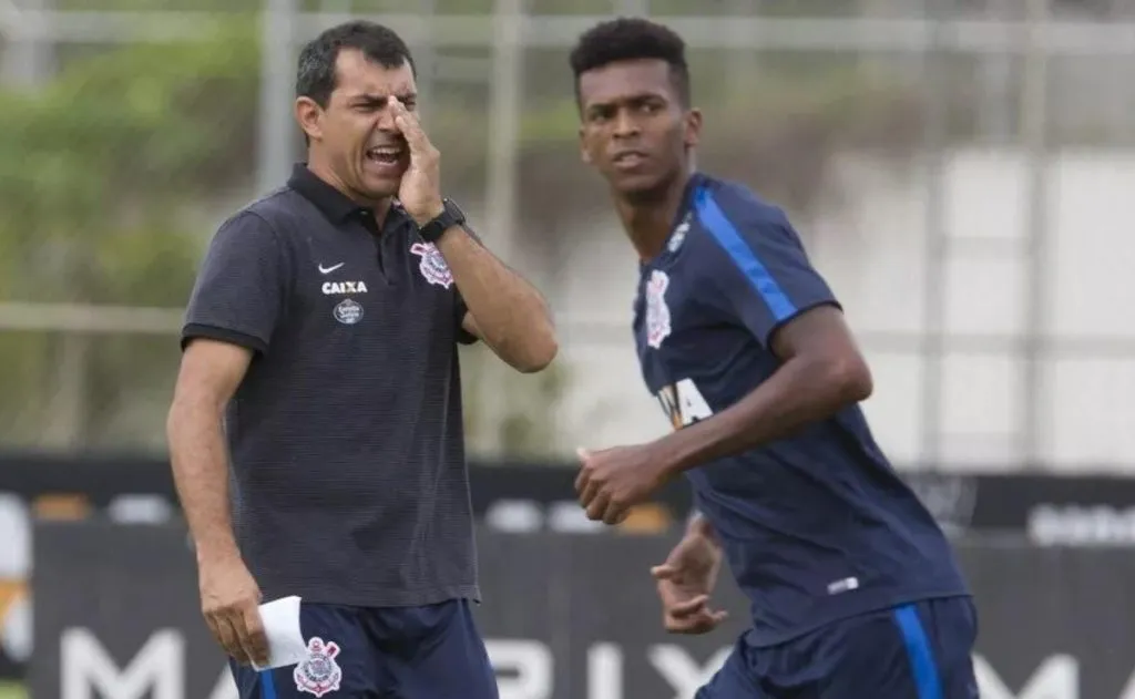 Carille durante o período em que comandou o Corinthians. Foto: Corinthians/Divulgação