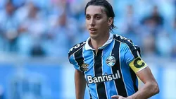 Discípulo de Geromel desponta na base: "Quando entrar, não sai mais"