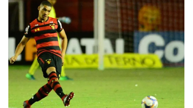 Revelação do Sport, zagueiro Adryelson fala sobre sondagem do Inter