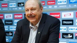 Peres é direto sobre chances de contratar jogador do Fla