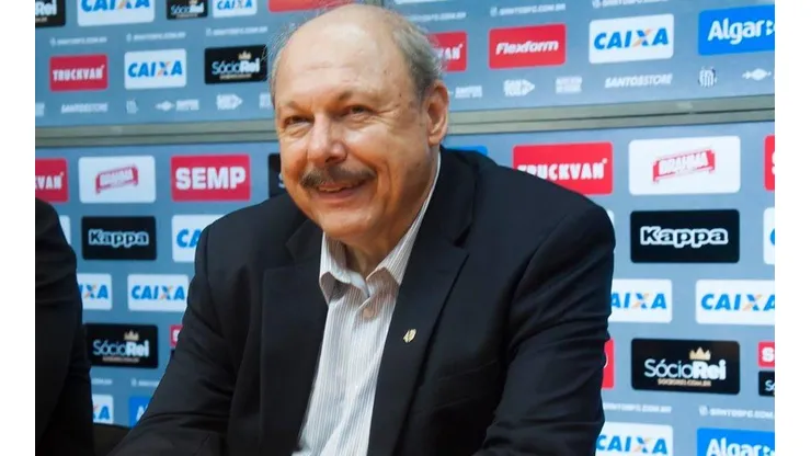Peres é direto sobre chances de contratar jogador do Fla