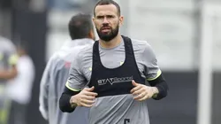 Após anúncio de acerto com Touré, Leandro Castán dispara contra Leven Siano