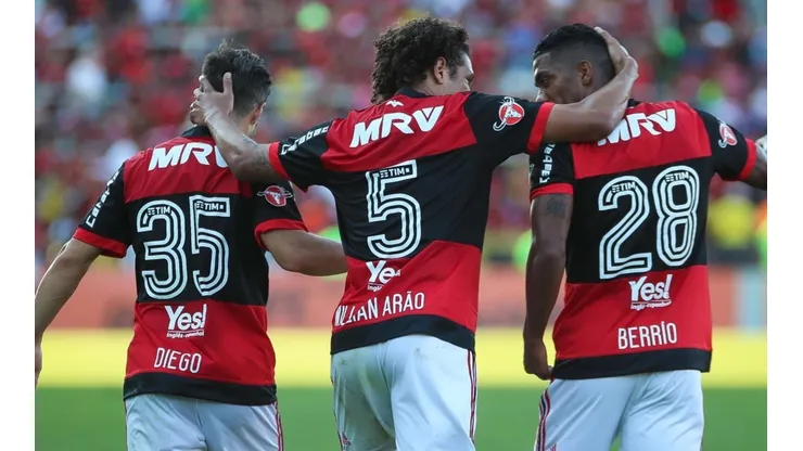 Jesus quer a permanência de medalhão no Flamengo