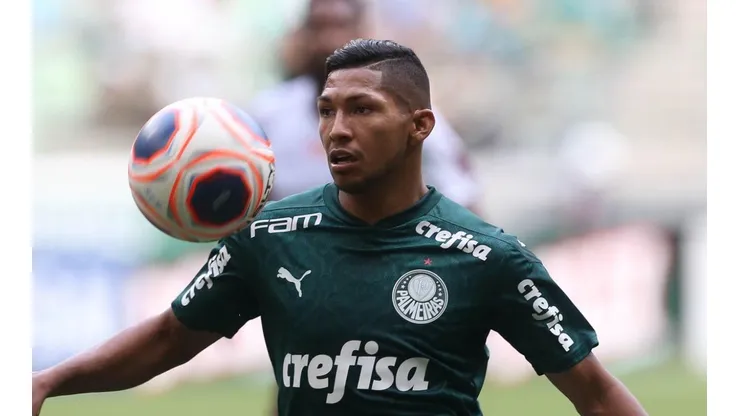Rony revela 'resenha' de vestiário e "dedura" Luxa