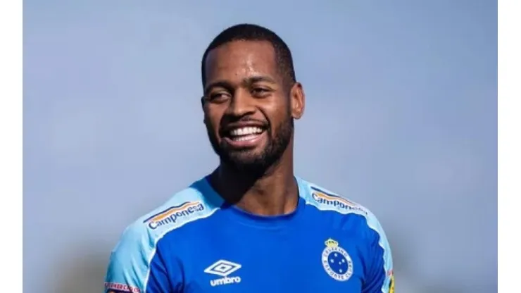 Bahia negocia zagueiro com o América-MG