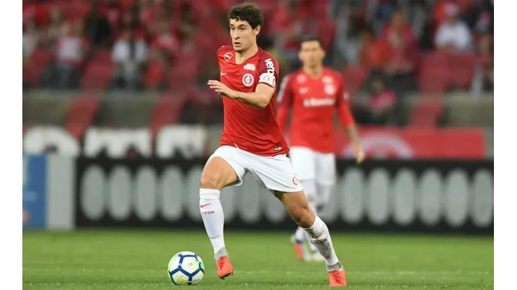 Dirigente do Inter critica assédio do Fla no volante Rodrigo Dourado
