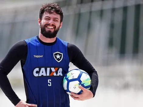 João Paulo relembra passagem pelo Botafogo, enaltece a torcida e indica futuro