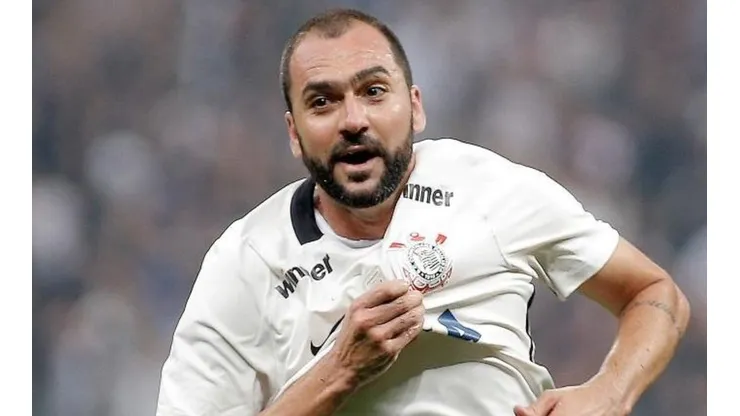 Danilo sai em defesa do Corinthians e 'cutuca' São Paulo
