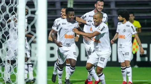 Após críticas de presidente, Réver sai em defesa de Cazares