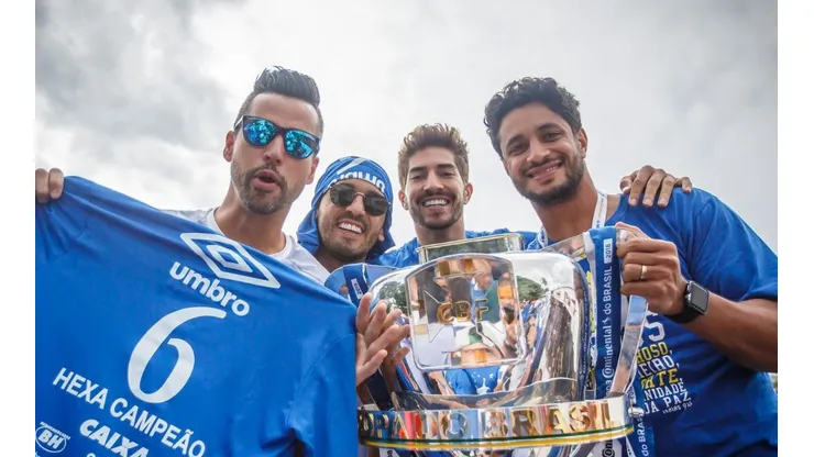 Medalhão revela o que faria sair do Cruzeiro