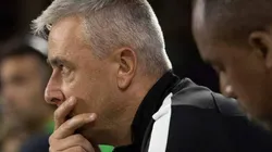 Tiago Nunes pode perder atacante após a pandemia