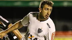 Empresário de Lucas Pratto "tira" jogador do River