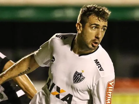 Empresário de Lucas Pratto "tira" jogador do River