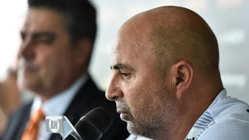 Nomes pedidos por Sampaoli estão sendo tratados como prioridade.