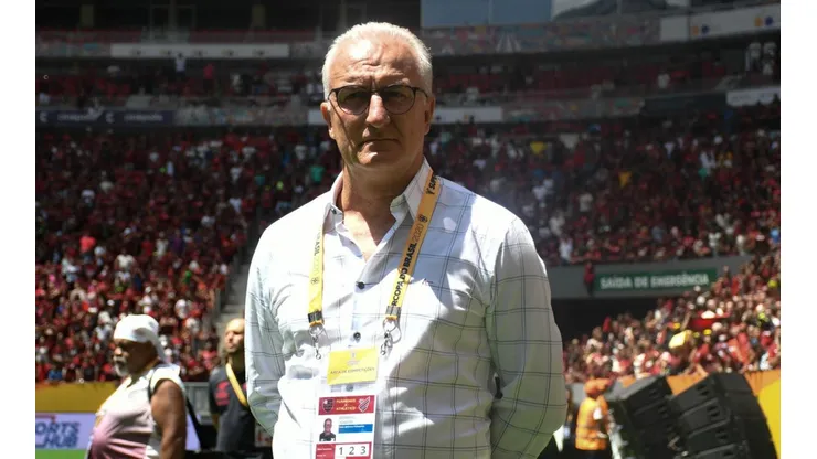 Jogador sem chances com Dorival no Athletico é emprestado à Chapecoense