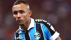 Grêmio chega à decisão final sobre futuro de Everton