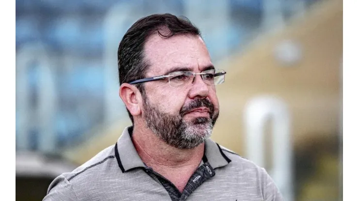Enderson Moreira deve fazer "barca" de dispensa no Cruzeiro