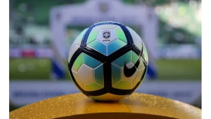 Futebol tem data para voltar no Brasil, diz repórter do Fox Sports