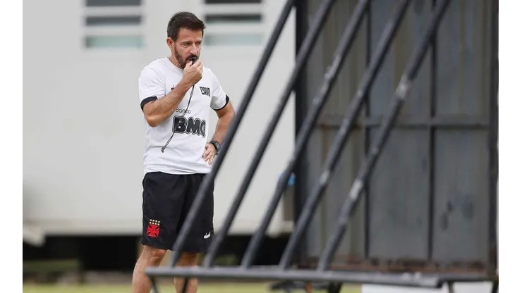 Ramon autoriza e Vasco corre para renovar com destaques da base