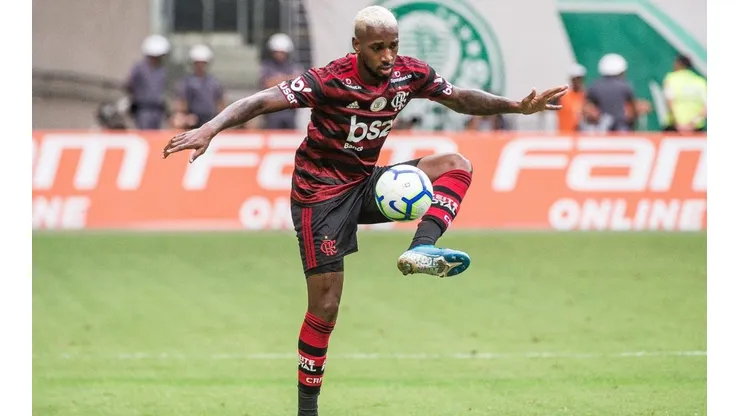 Pai de Gerson rasga elogios ao Fla e define permanência do meia no Mengão