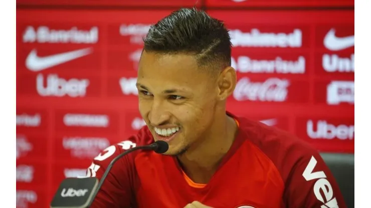 Após boa passagem, Neílton revela motivo de saída do Internacional