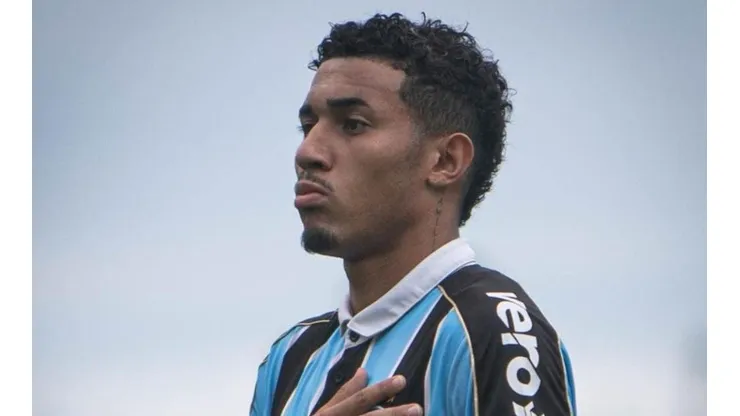Grêmio anuncia renovação com Rildo até 2023