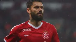 Sóbis admite propostas do Grêmio e resposta comove colorados